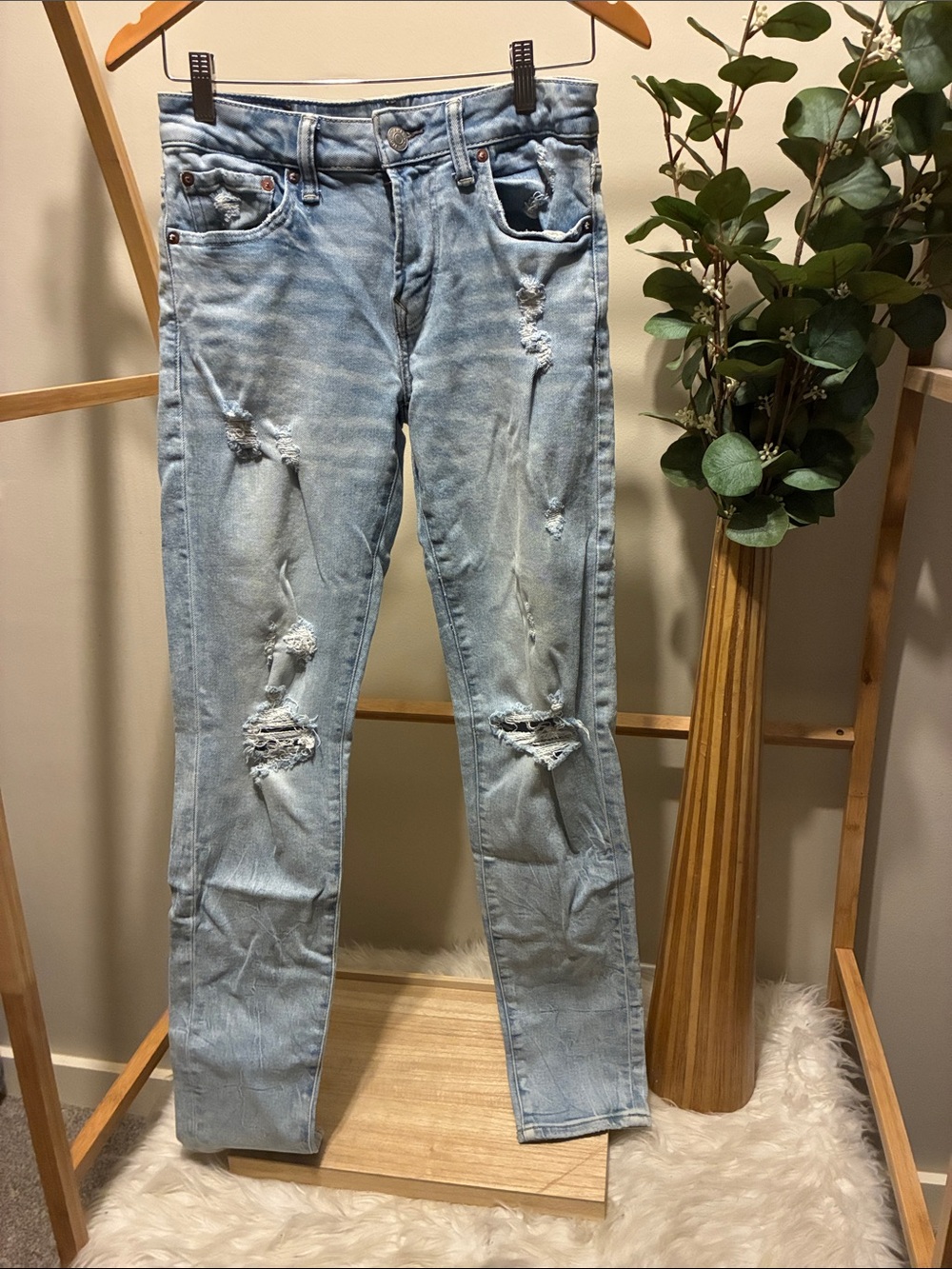 American Eagle Outfitters Light Blue Distressed Skinny Jeans